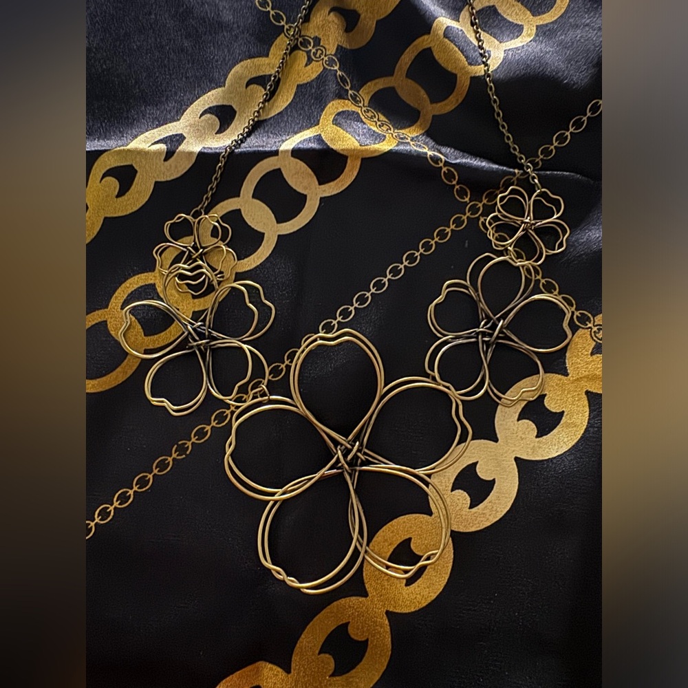 Paparazzi 🌸 The Show Must GROW on Brass Necklace and earrings